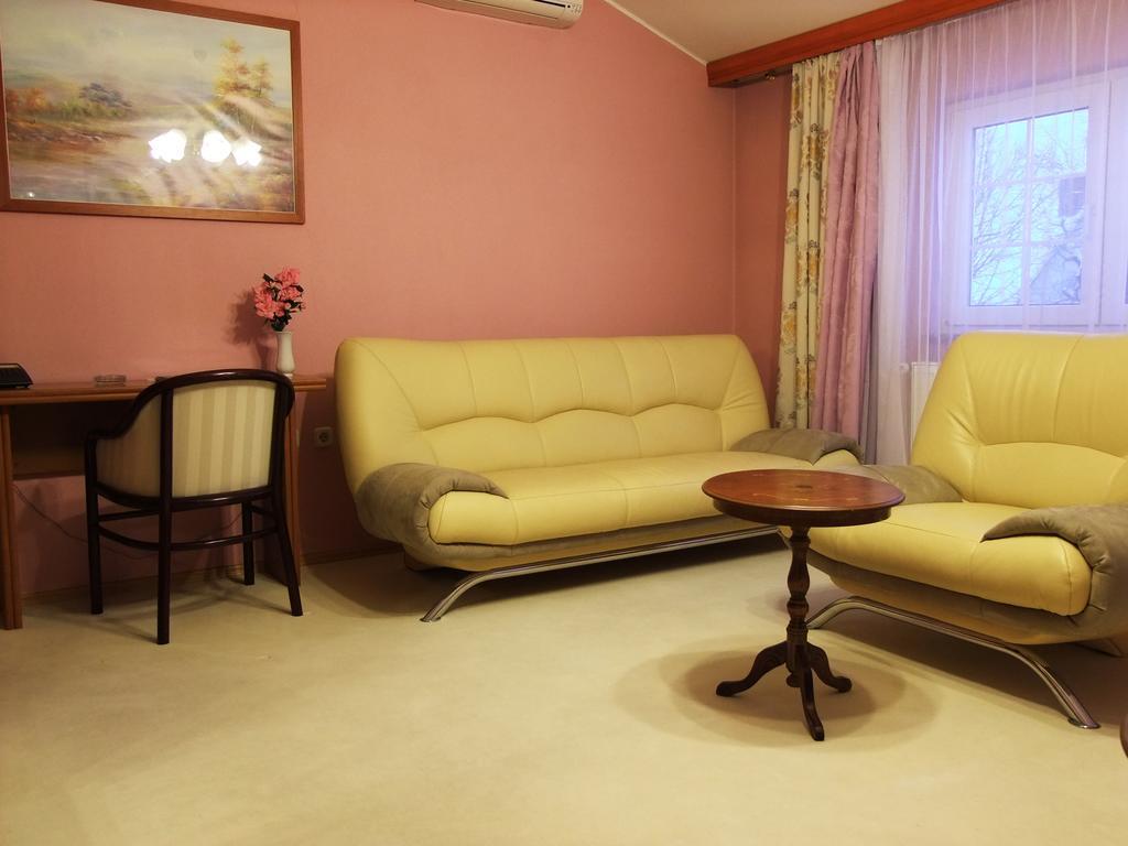 Bed & Breakfast Vila Stanisic Pozega Rum bild