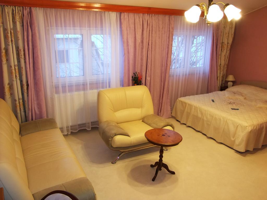 Bed & Breakfast Vila Stanisic Pozega Rum bild