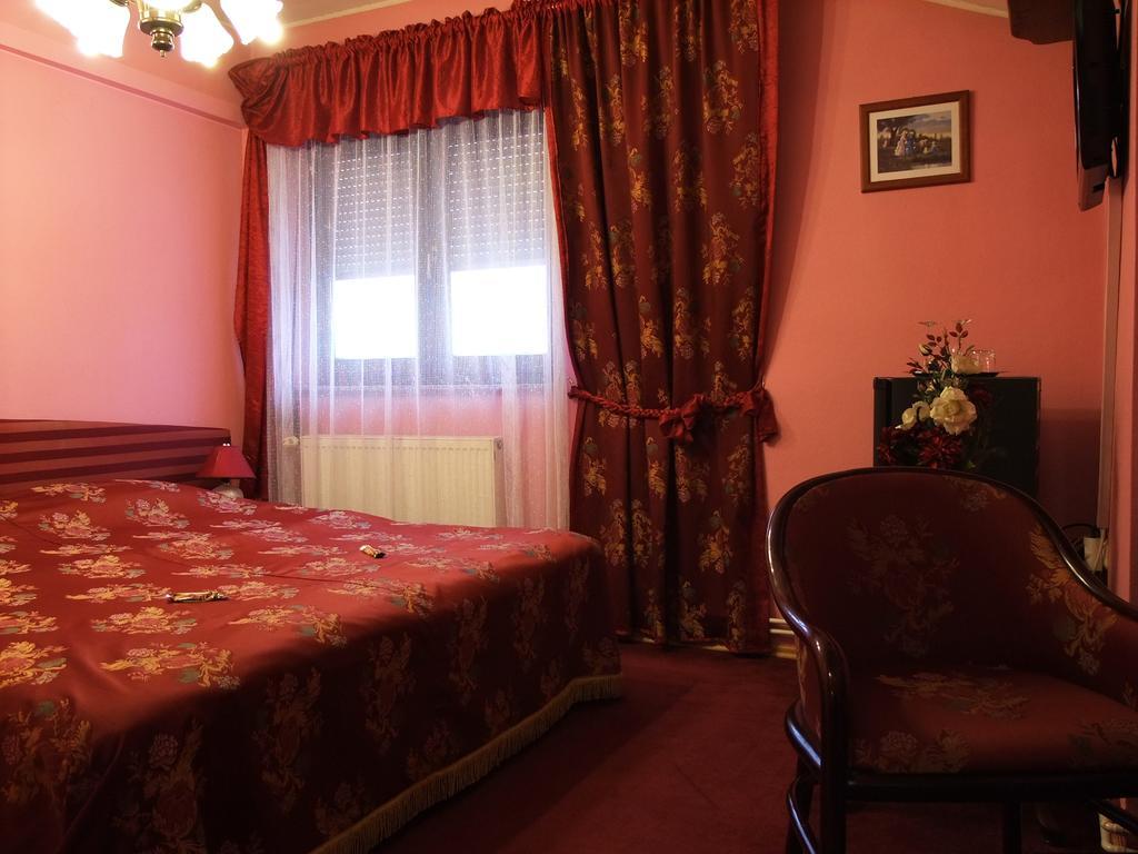 Bed & Breakfast Vila Stanisic Pozega Rum bild